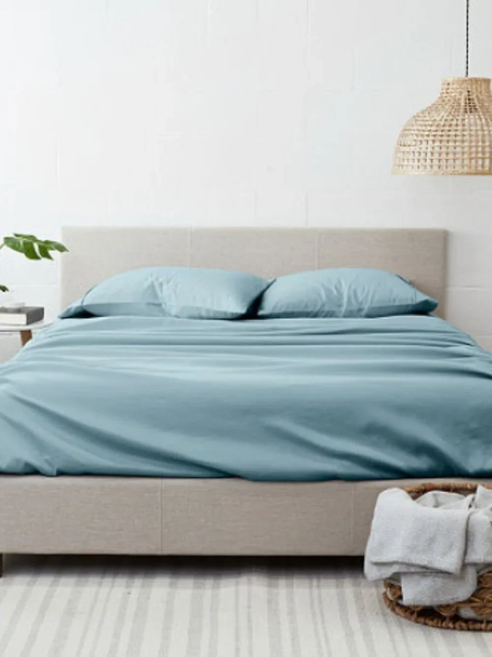 Noble Linens 4 Piece Solid Microfiber Bed Sheet Set Ocean Queen